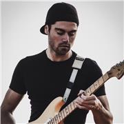 Professeur expérimenté diplomé de la MAI donne cours de guitare à domicile